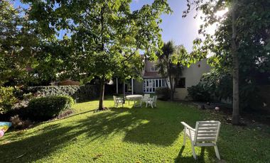 Casa en venta - 3 Dormitorios 2 Baños - Cocheras - 180Mts2 - Monte Grande