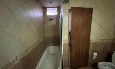 Casa en venta - 3 Dormitorios 2 Baños - Cocheras - 180Mts2 - Monte Grande