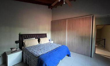Casa en venta - 3 Dormitorios 2 Baños - Cocheras - 180Mts2 - Monte Grande