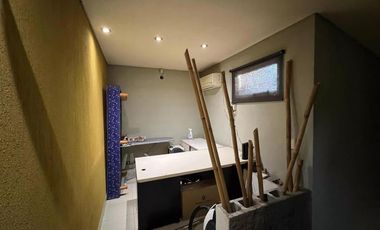 Casa en venta - 3 Dormitorios 2 Baños - Cocheras - 180Mts2 - Monte Grande