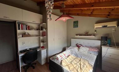 Casa en venta - 3 Dormitorios 2 Baños - Cocheras - 180Mts2 - Monte Grande