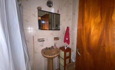 PH en  venta bloque de un local y tres departamentos de dos dormitorios