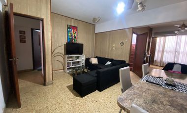 PH en  venta bloque de un local y tres departamentos de dos dormitorios