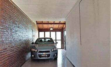 Casa en venta - 4 Dormitorios 6 Baños - San Clemente del Tuyú