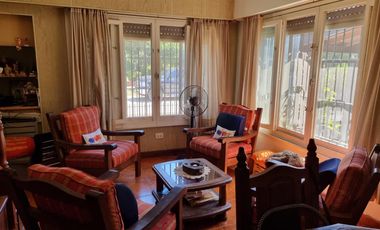 Casa en venta - 4 Dormitorios 6 Baños - San Clemente del Tuyú