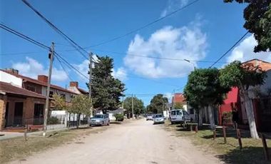 Casa en venta - 4 Dormitorios 6 Baños - San Clemente del Tuyú