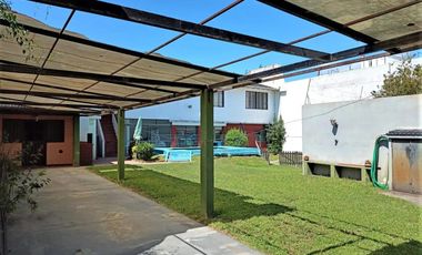 Casa en venta - 4 Dormitorios 6 Baños - San Clemente del Tuyú