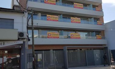 Moderno y Funcional, 2 Ambientes con Balcón y Cochera Incluida- En Venta