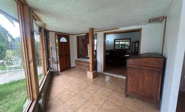 Casa en venta c/ estacionamiento en Centro de Olmué