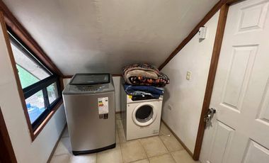 Casa en venta c/ estacionamiento en Centro de Olmué