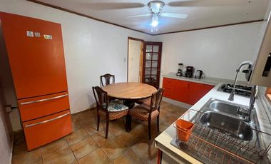 Casa en venta c/ estacionamiento en Centro de Olmué