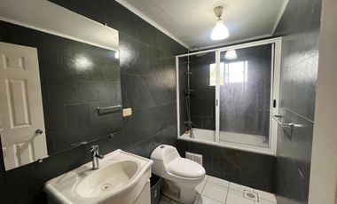 Casa en venta c/ estacionamiento en Centro de Olmué