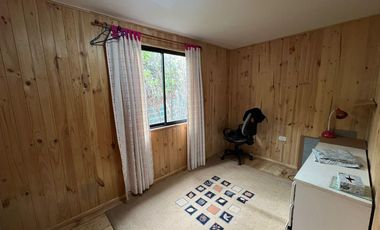 Casa con piscina en arriendo Av. Los Laureles