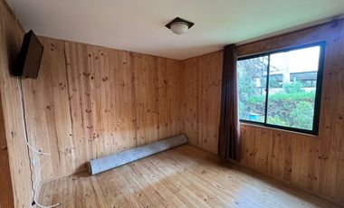 Casa con piscina en arriendo Av. Los Laureles