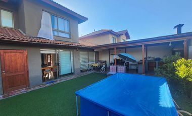 Casa en Arriendo en Condominio Las Barricas