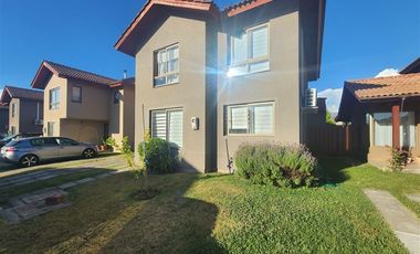 Casa en Arriendo en Condominio Las Barricas