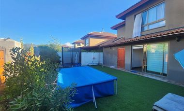 Casa en Arriendo en Condominio Las Barricas