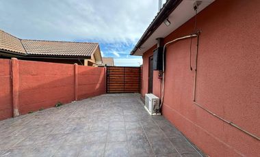 SE ARRIENDA CASA EN CONDOMINIO RINCONADA, LA CRUZ