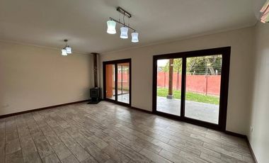 SE ARRIENDA CASA EN CONDOMINIO RINCONADA, LA CRUZ