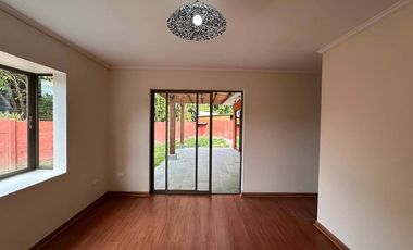 SE ARRIENDA CASA EN CONDOMINIO RINCONADA, LA CRUZ