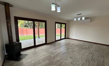 SE ARRIENDA CASA EN CONDOMINIO RINCONADA, LA CRUZ