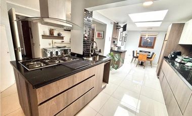 VENTA - CASA JARDINES CURAUMA - 5D 3B 2E