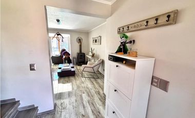 VENTA - CASA JARDINES CURAUMA - 5D 3B 2E