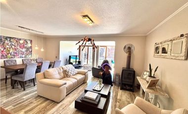 VENTA - CASA JARDINES CURAUMA - 5D 3B 2E