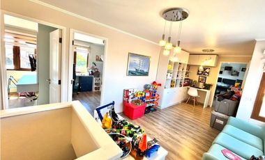 VENTA - CASA JARDINES CURAUMA - 5D 3B 2E