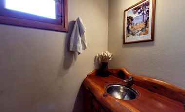 Casa en barrio privado Valle Escondido con costa de lago