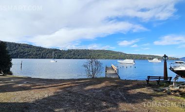 Casa en barrio privado Valle Escondido con costa de lago