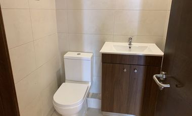 Oficina en Venta en Los Domínicos con Villanova