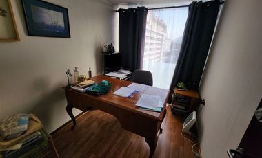 Oficina en Venta en Los Domínicos con Villanova