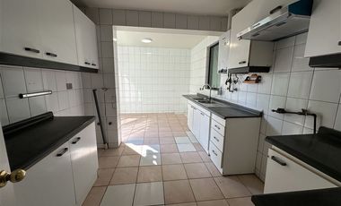 Casa en Arriendo en Los Condores / Antupiren
