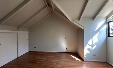 Casa en Arriendo en Los Condores / Antupiren