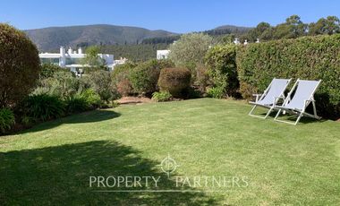 Arriendo febrero: Cómodo departamento con jardín en Marbella