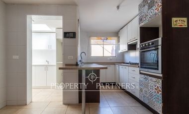 Casa con vista cordillera en sector privilegiado de La Florida, macul alto 3d 3b 3e