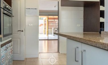 Casa con vista cordillera en sector privilegiado de La Florida, macul alto 3d 3b 3e