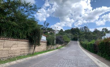 TERRENO EN VENTA EN URB. LA VIÑA TUMBACO