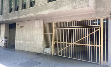 Estacionamiento en Venta en Metro Los Leones