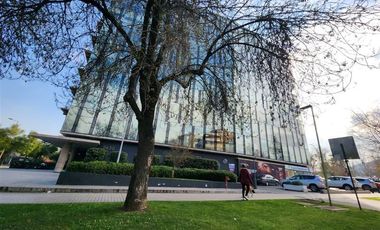 Oficina en Venta en Los Domínicos con Villanova