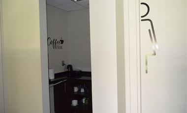 Oficina en Venta en Avenida del Valle con Santa Clara