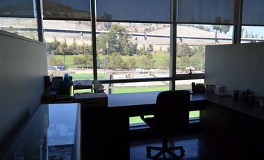 Oficina en Arriendo en Avenida del Valle con Santa Clara
