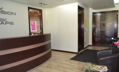 Oficina en Arriendo en Avenida del Valle con Santa Clara
