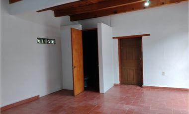 LOCAL EN RENTA / A 2 CUADRAS DEL CENTRO / VALLE DE BRAVO