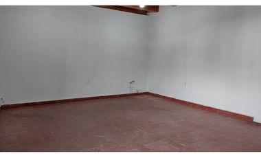 LOCAL EN RENTA / A 2 CUADRAS DEL CENTRO / VALLE DE BRAVO