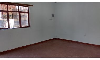 LOCAL EN RENTA / A 2 CUADRAS DEL CENTRO / VALLE DE BRAVO