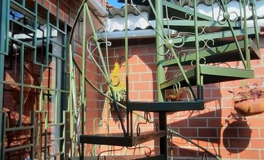 CASA EN VENTA EN EL CENTRO/CHINCHINA