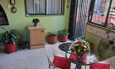 CASA EN VENTA EN EL CENTRO/CHINCHINA