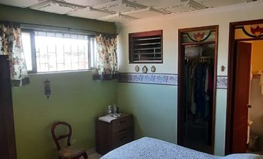 CASA EN VENTA EN EL CENTRO/CHINCHINA